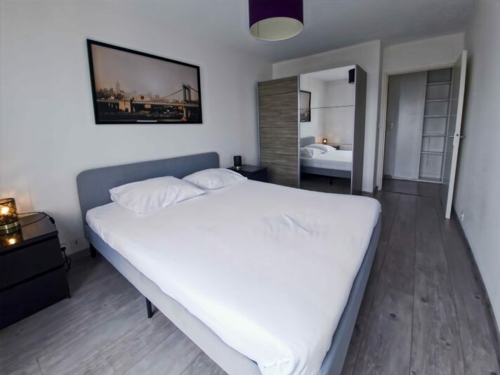 53118 - Chambre 2 placard